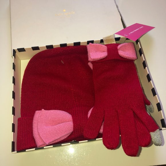 Kate Spade Bow Beanie & Tech Friendly Gloves Set - Picture 3 of 8